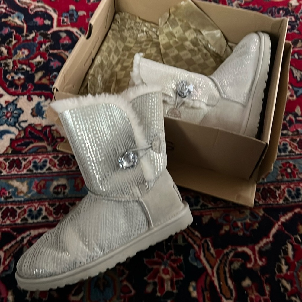 Ugg W Bailey button bling